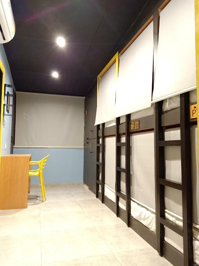 Stay Villa Hostel For Male And Female Mumbai Exterior photo